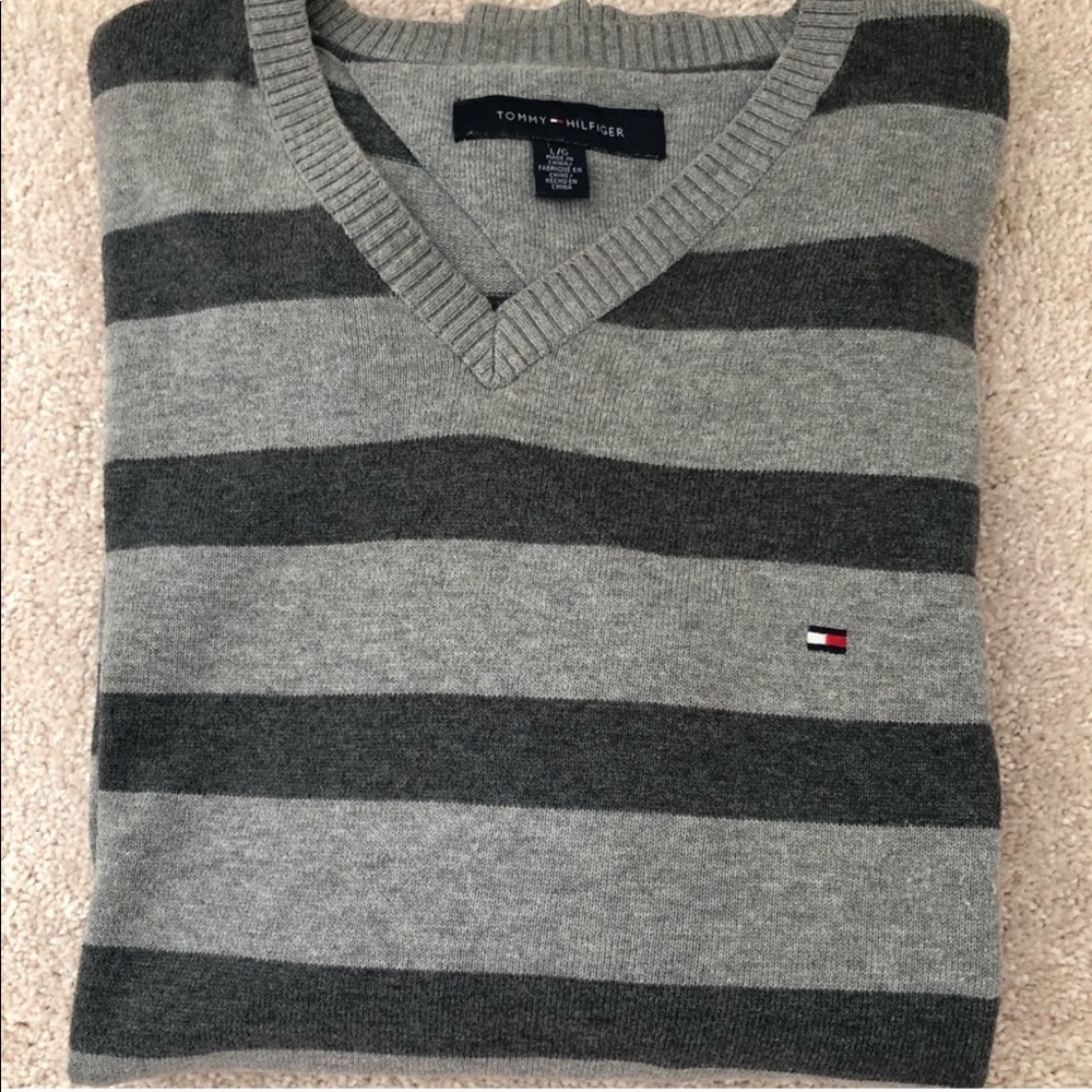Men’s V Neck sweater